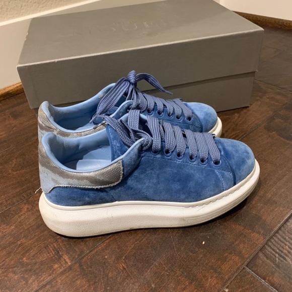 Alexander Mcqueen Sneakers Blue Velvet 